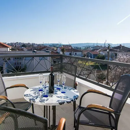 Hebrang 8 *