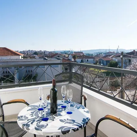 Hebrang 8 Daire Trogir